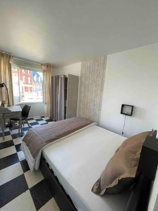 Apartamento Au Parisien Ault Exterior foto